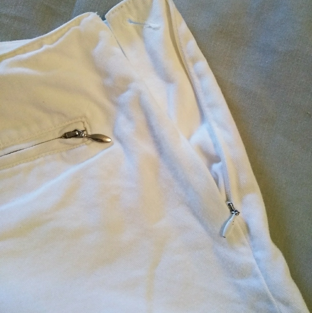 🌺LIZSPORT WHITE SHORTS - Picture 4 of 6